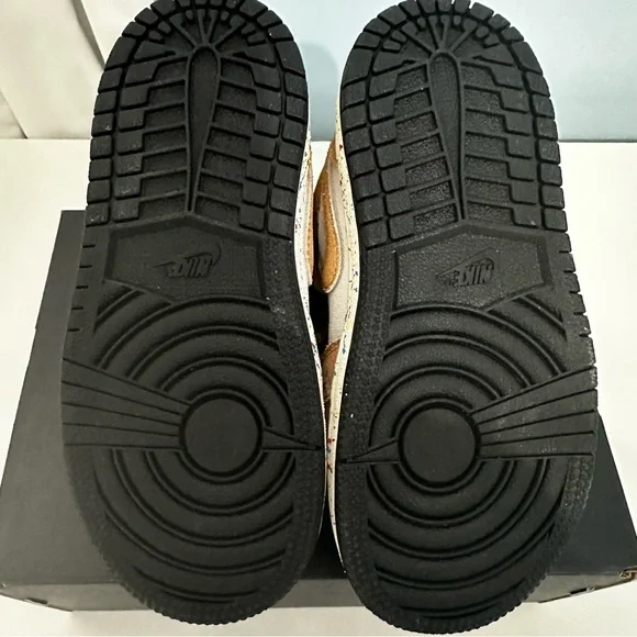 Jordan 1 Mid SE Brushstroke-Brand New Size 10 - Picture 7 of 9